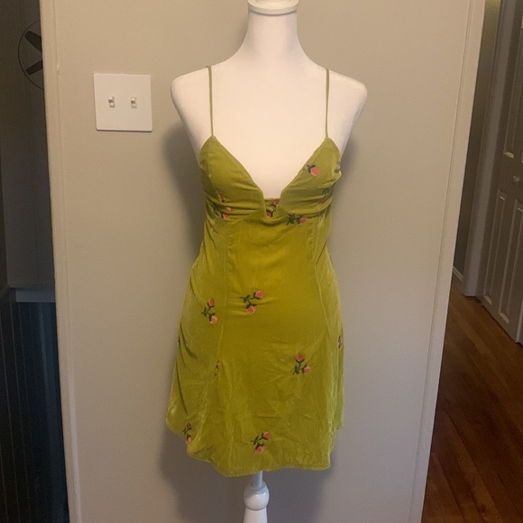 UO Green Floral Embroidered Velvet Mini Green Unlined Side Zipper Dress - Picture 4 of 10